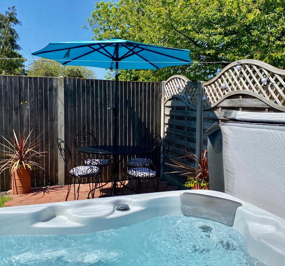 فيلا Saving Grace With Private Hot Tub Bawdeswell المظهر الخارجي الصورة