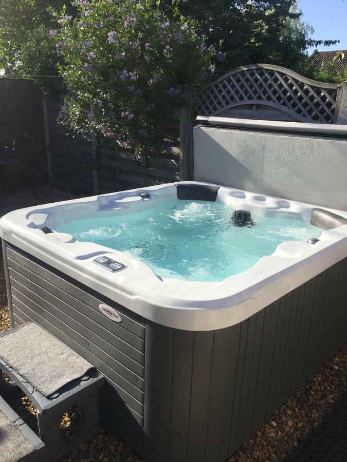 فيلا Saving Grace With Private Hot Tub Bawdeswell المظهر الخارجي الصورة